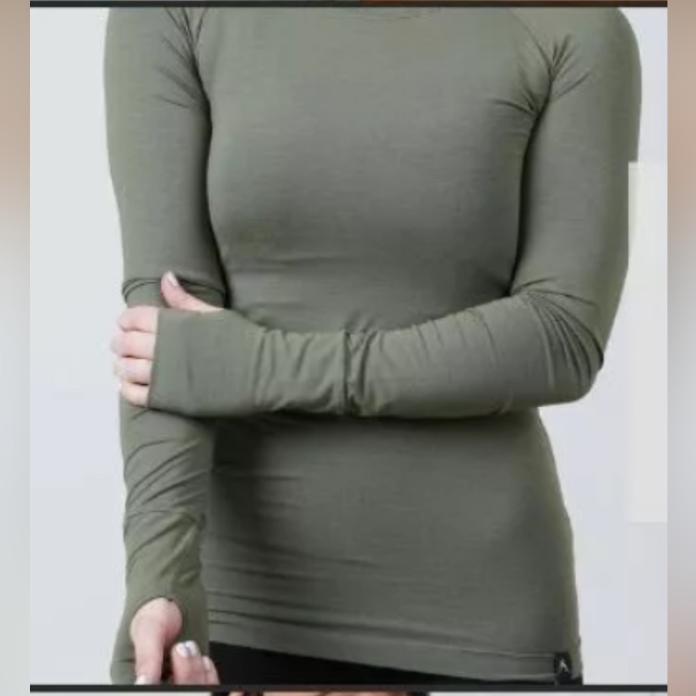 NWT Rokwolf Woman's Workout Lounge
Long Sleeve Top Essentials Burnt Olive Green